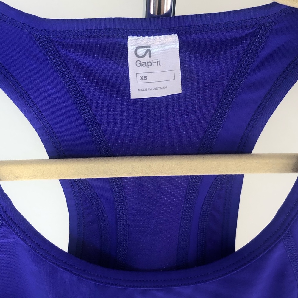 Gap Fit Tank - Picture 4 of 6